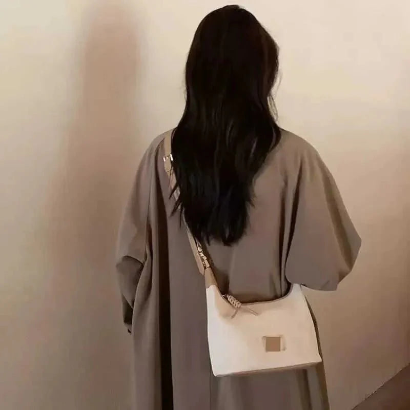 حقيبة يد صغيرة للنساء